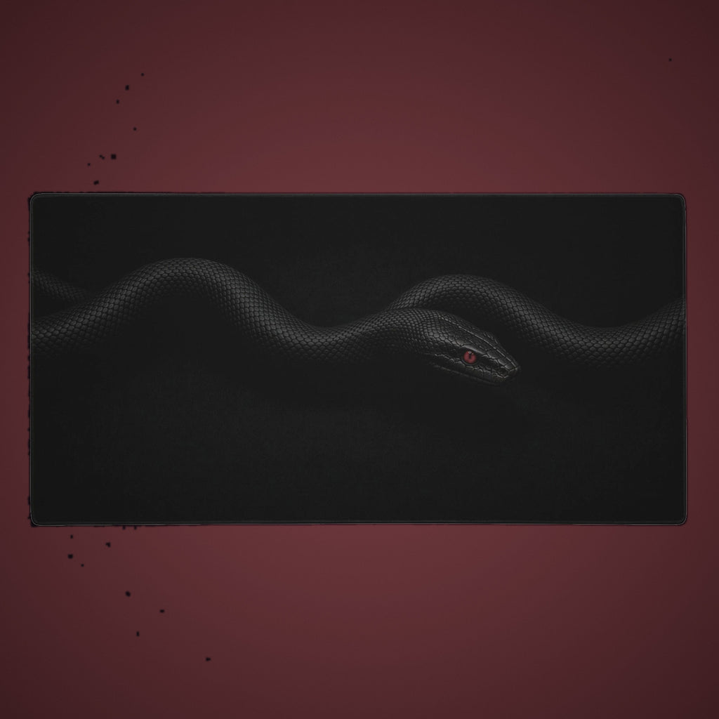 Tapis Serpent Dark Core — serpent noir, yeux rouges, fond Dark Core
