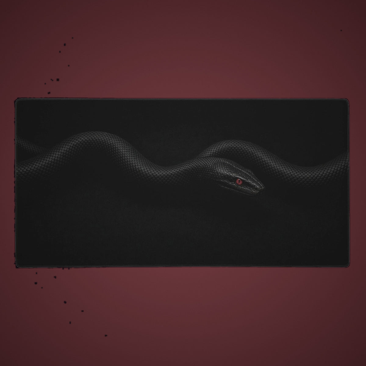 Tapis Serpent Dark Core — serpent noir, yeux rouges, fond Dark Core